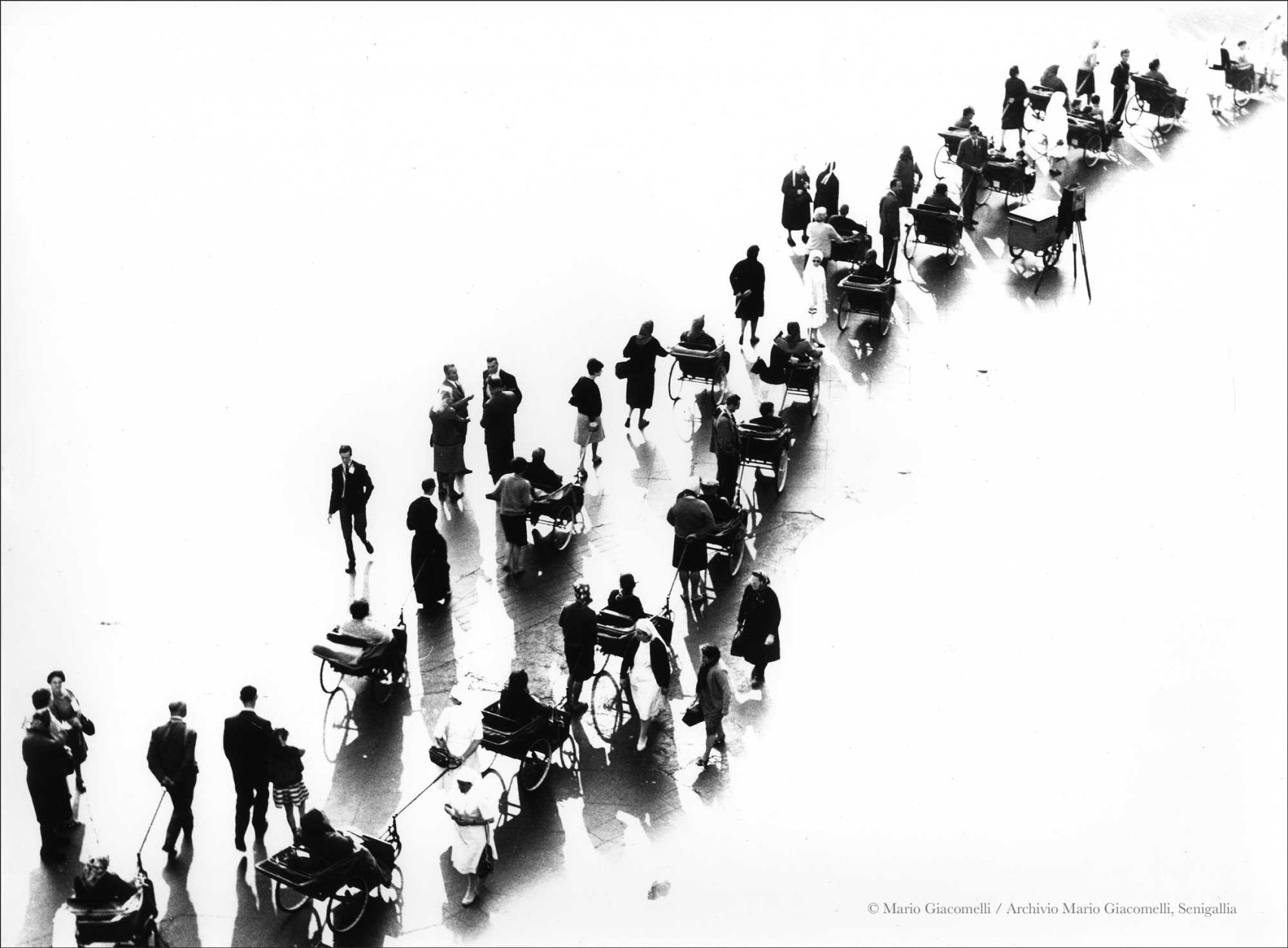 © Mario Giacomelli, Archivio Lourdes (1957-58)